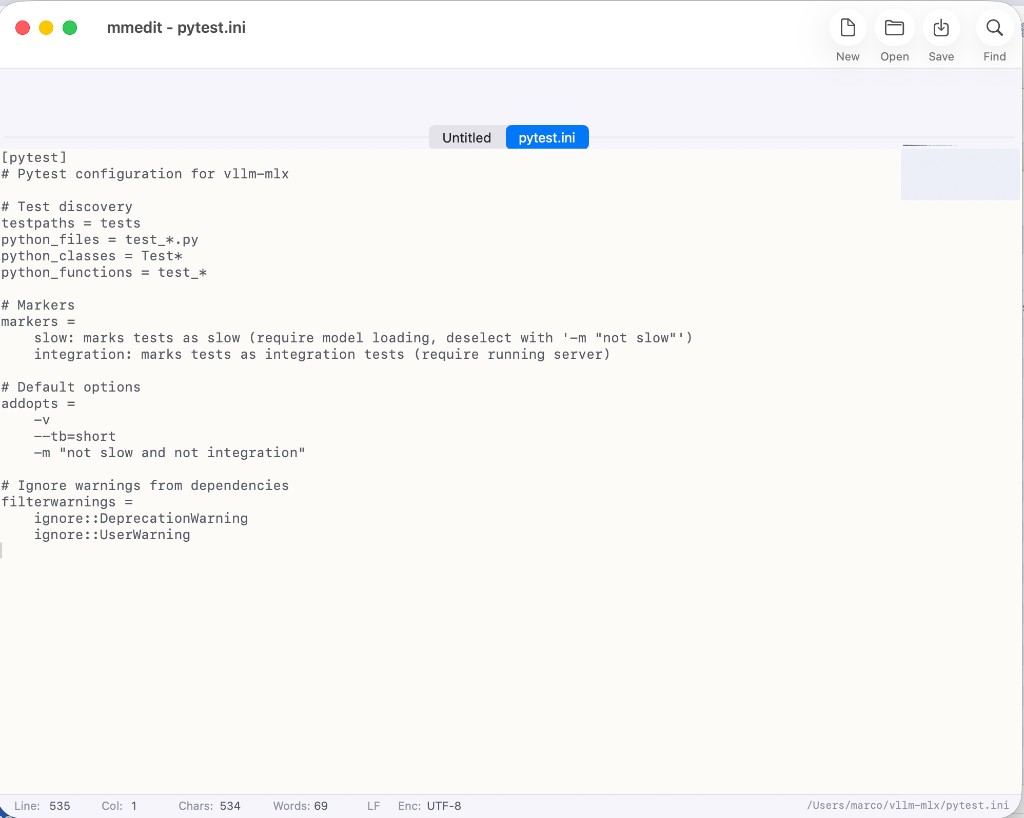 MMedit: finestra con file pytest.ini, schede documento, barra strumenti e barra di stato con LF e UTF-8